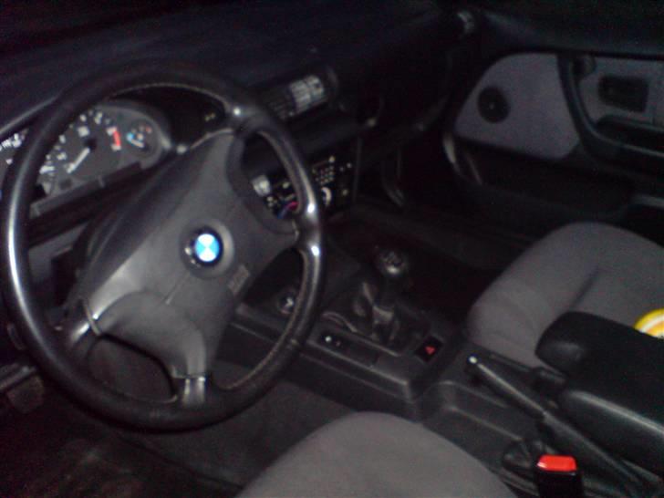 BMW E36 Compact solgt - kabinen billede 3