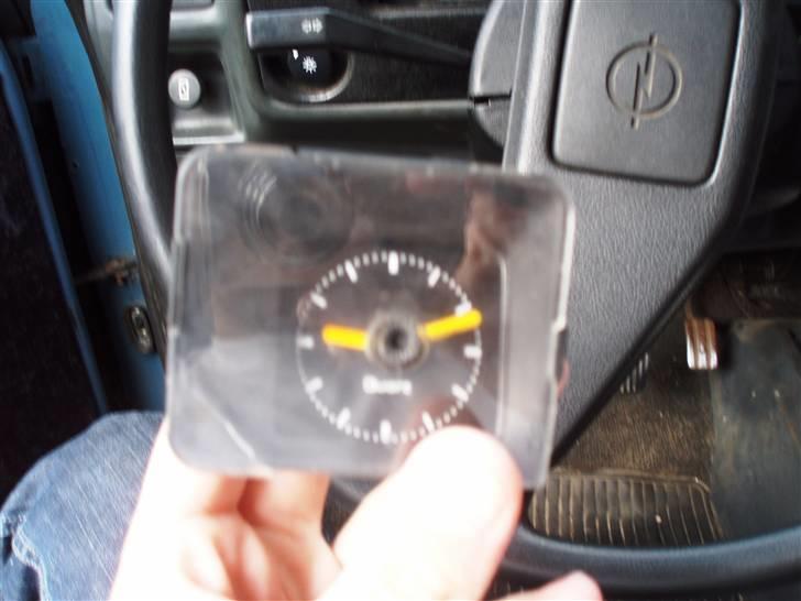 Opel Kadett D - ur som jeg fik fra bil nr 2.... det var åbenbart ekstra udstyr dengang billede 5