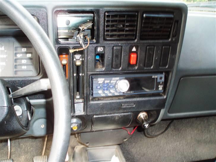 Opel Kadett D - i det tomme hul skal uret sidde.... og ellers et billede af min HU billede 6