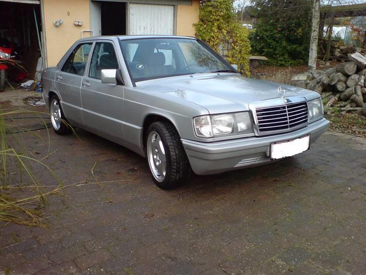Mercedes Benz 190E 2.3 Aut SOLGT! billede 2