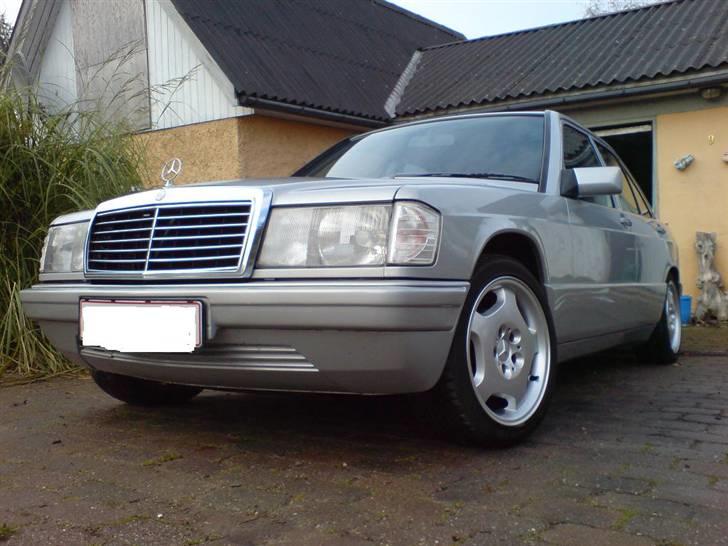 Mercedes Benz 190E 2.3 Aut SOLGT! billede 3