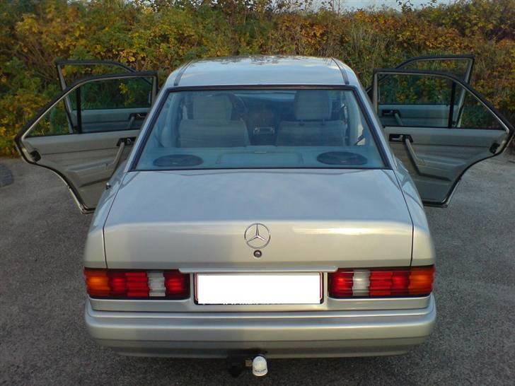 Mercedes Benz 190E 2.3 Aut SOLGT! billede 6