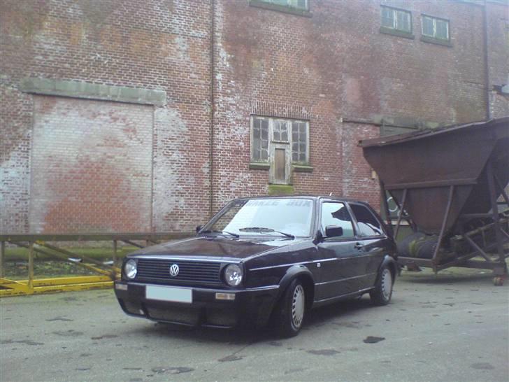 VW Golf 2 1.8 SOLGT - Skal have Emblemfri Grill på igen billede 3