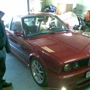 BMW 320i solgt