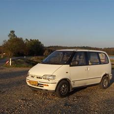 Nissan serena 2,0 sgx vintervogn