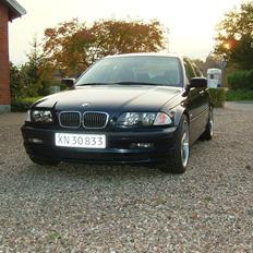 BMW 328i