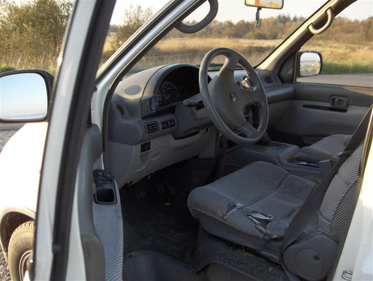 Nissan serena 2,0 sgx vintervogn - nogen siger skønhed kommer inde fra? man sidder ihvertfald pisse godt billede 5