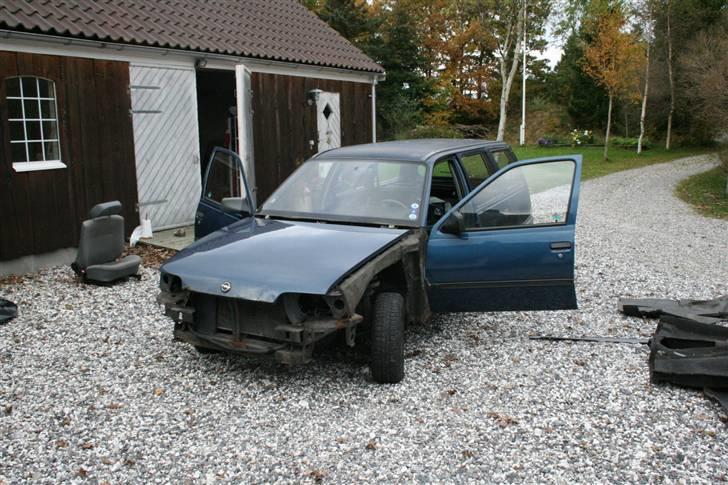 Opel Kadett E (DØD) 1987- - Strippet!! rust unveiled billede 2