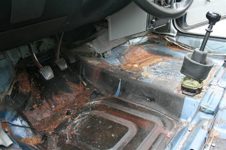 Opel Kadett E (DØD) 1987- - Det skal nok blive godt med noget spartelmasse billede 5