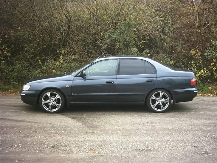 Toyota carina e billede 2
