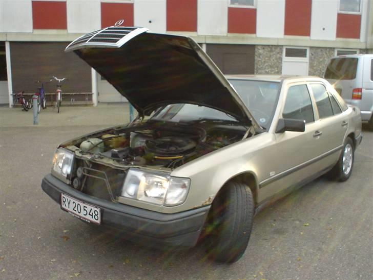 Mercedes Benz W124 - 260E (SOLGT) billede 3