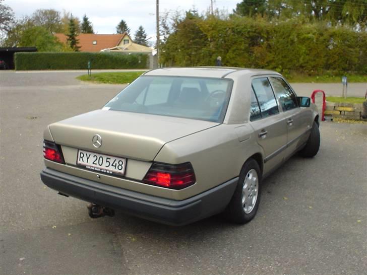 Mercedes Benz W124 - 260E (SOLGT) billede 5