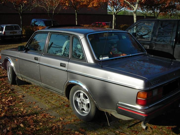 Volvo 240 GL billede 10