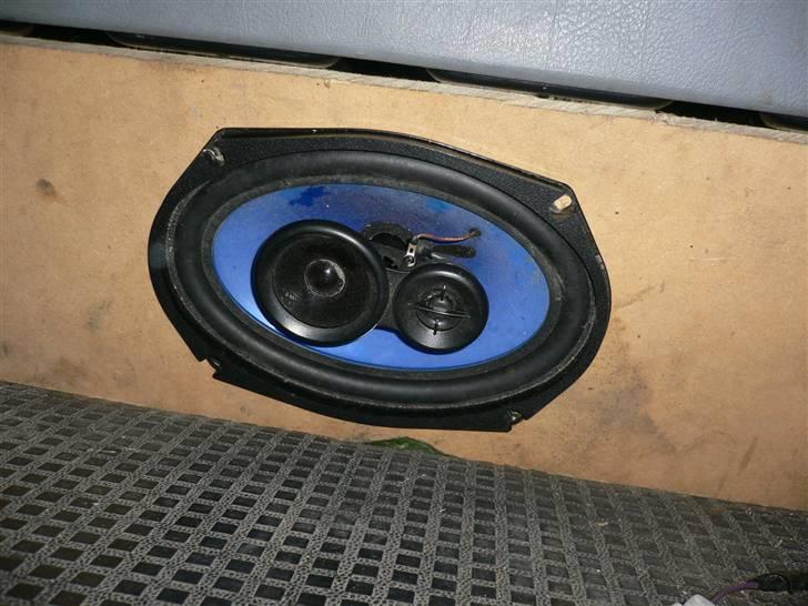 VW transporter solgt - mine højtaler under sæder billede 18