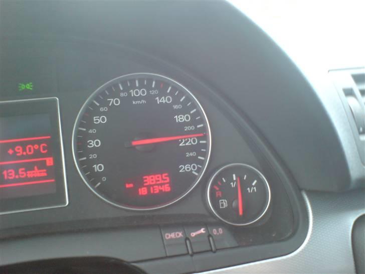 Audi A4 Avant *SOLGT* - Den går godt på 19", helt standard. billede 13