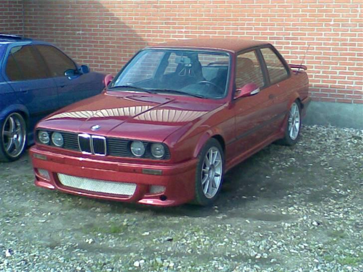 BMW 320i solgt billede 1