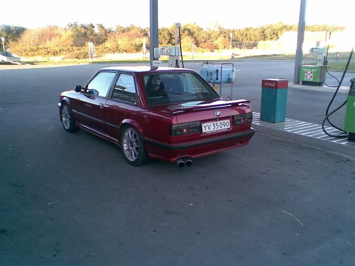 BMW 320i solgt billede 7