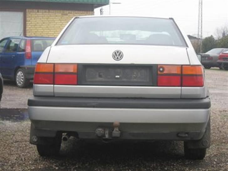 VW vento 1.8i *SOLGT* - billedet taget mens den holdt tilsalg... nye kommer billede 3