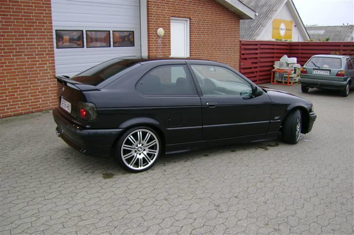 BMW e36 316i compact solgt - Billeder af biler - Uploaded af casper a