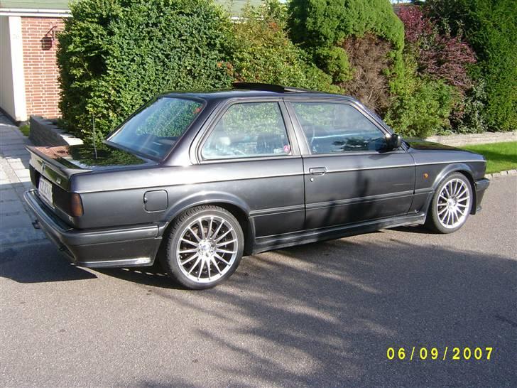 BMW 325i (Solgt) billede 12