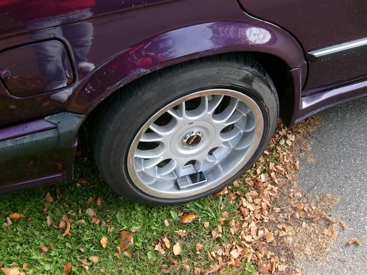 BMW E30 325 *SOLGT* billede 4