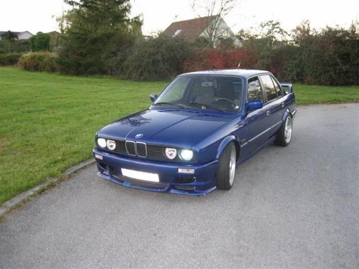 BMW 320I ( SOLGT ) billede 2