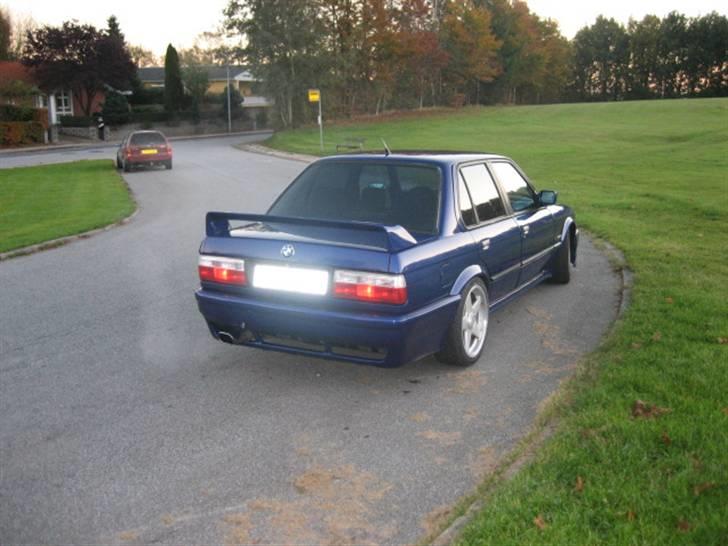 BMW 320I ( SOLGT ) - Kan nu godt lide den bagende :-) billede 3