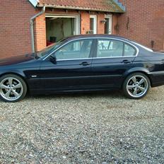 BMW 328i