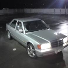 Mercedes Benz 190e  (SOLGT)