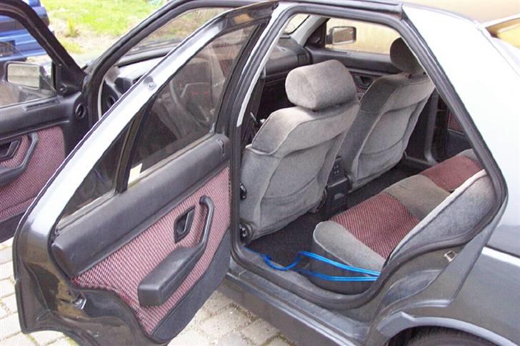 Peugeot 405 mi16 død - skal lige have gemt de kabler væk, gik lidt stærkt.... billede 8