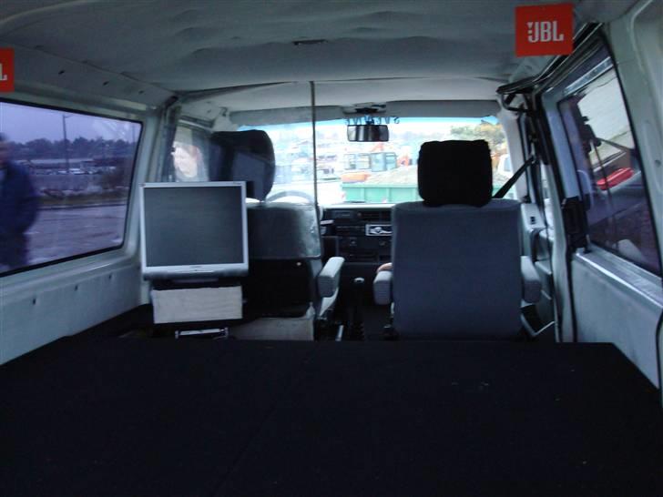 VW transporter T4 <<SOLGT>> - så er der altid tid til lidt afslapning når madrasserne kommer på billede 6