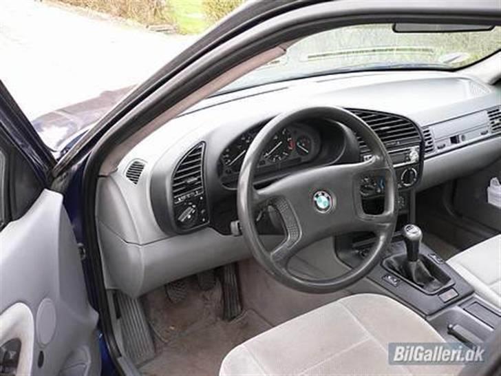 BMW 318i e36 - Indvendigt, inden jeg startede :) billede 11