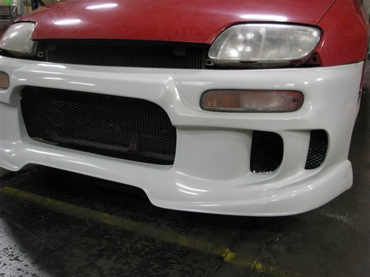 Mazda 323 C. solgt billede 4