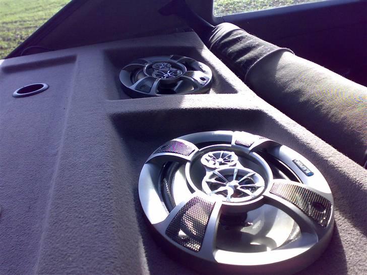 Opel Kadett E CC *DØD* - Mine Blaupunkt 6x9´er :D billede 8