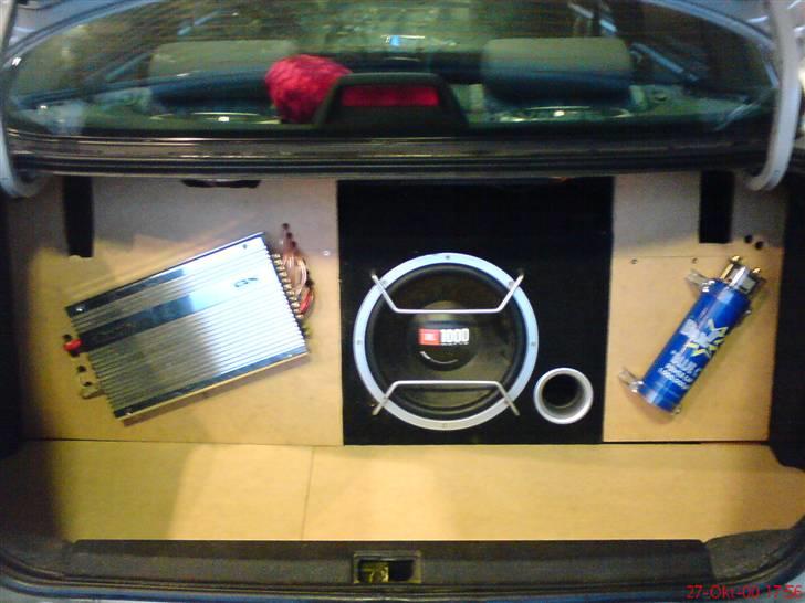 Toyota Carina e gls (solgt) - så er det bygget mangler bar tæpe uden om.. hva synes i billede 10