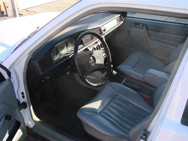 Mercedes Benz 190e  (SOLGT) - FØR billede 2