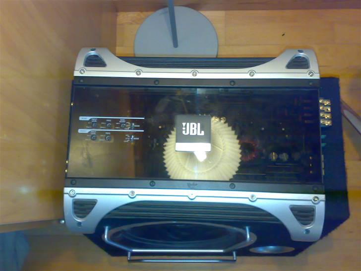 VW vento 1.8i *SOLGT* - Min JBL Forstærker billede 7