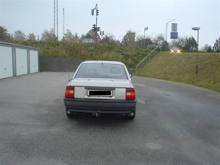 Opel Vectra A solgt billede 3