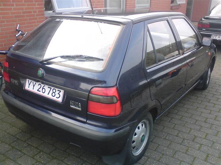 Skoda felicia DØD!! - så er det næsten hele vejen rundt billede 4
