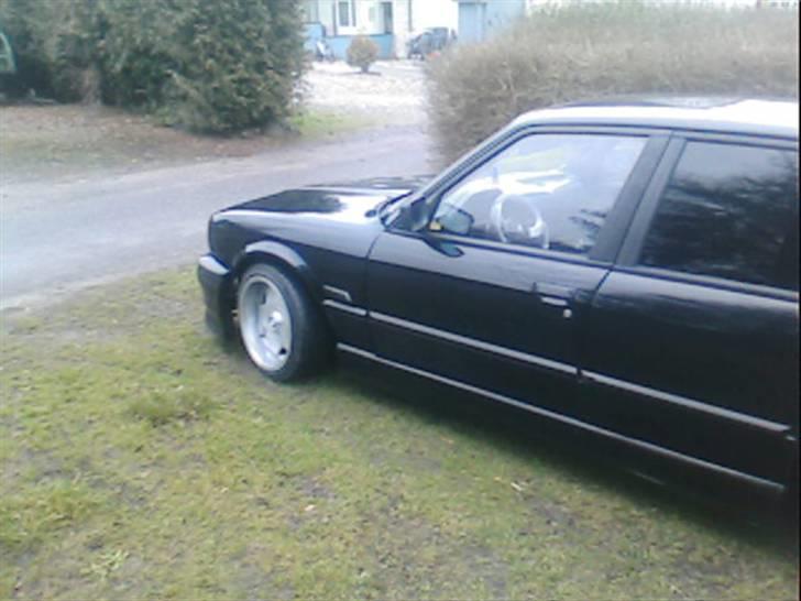 BMW E30 325i SOLGT billede 2