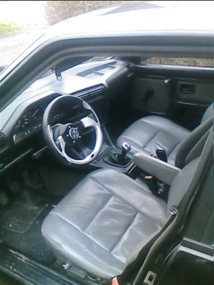BMW E30 325i SOLGT - E34 læderkabine med armlæn foran og bag i billede 3