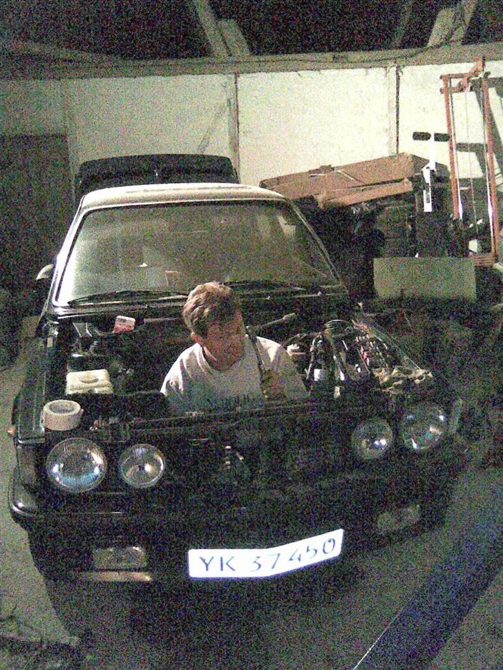BMW E21 315 ETA solgt - Fader hjælper med motorskifte da tandremmen knækkede billede 14