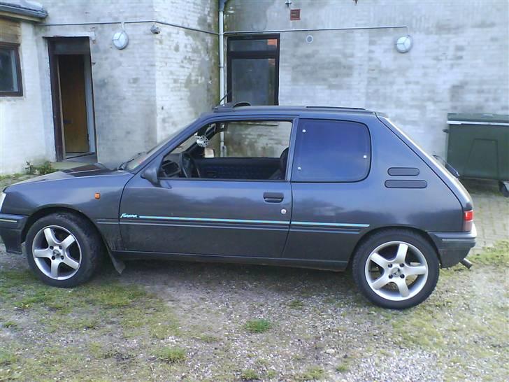Peugeot 205    Solgt...... billede 3