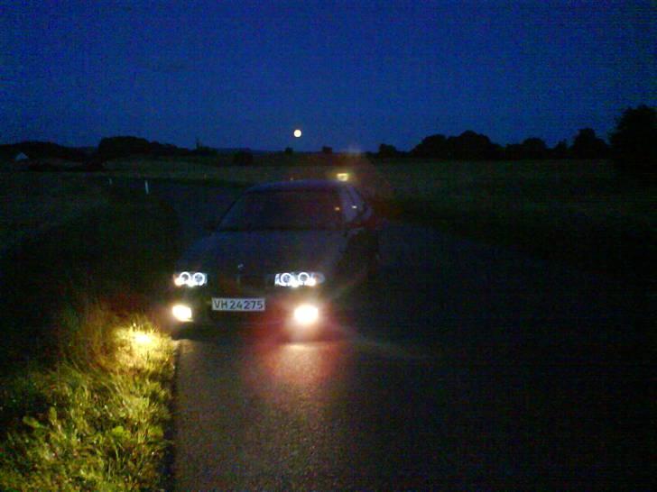BMW E36 320i Aut. SOLGT - Med månen i baggrunden :p billede 17