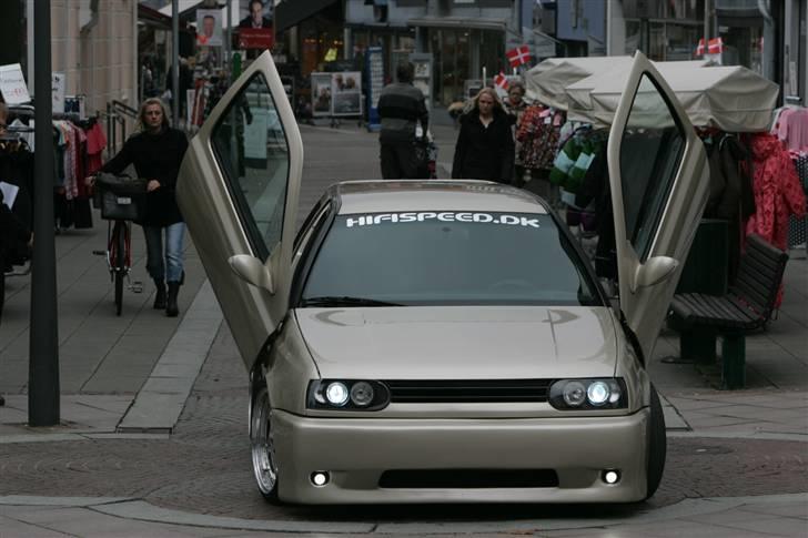 VW Golf 3 Variant "solgt" - Tak til Martin "Pyramiden" for de meget fine billeder! billede 2