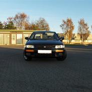 Mazda 323s (TOTALT SKADET)