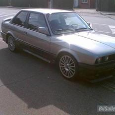 BMW E30 325iA Magard-BBS