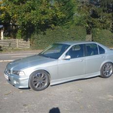 BMW 318I