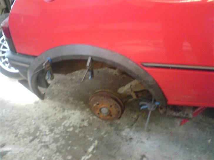 Peugeot 205 Solgt - skærmforøgere fra en golf 2, det er næsten lige så godt som originale gti . billede 17