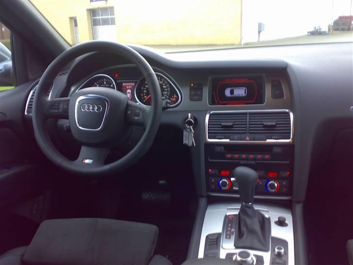 Audi Q7 S-Line - Læder / alcantara sæder, el-justerbare. S-line sportsrat. billede 5